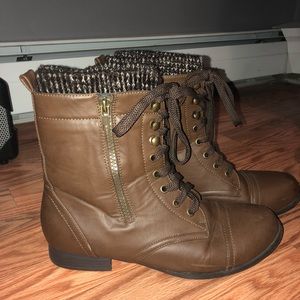 Brown leather zipper sweater mid combat boots